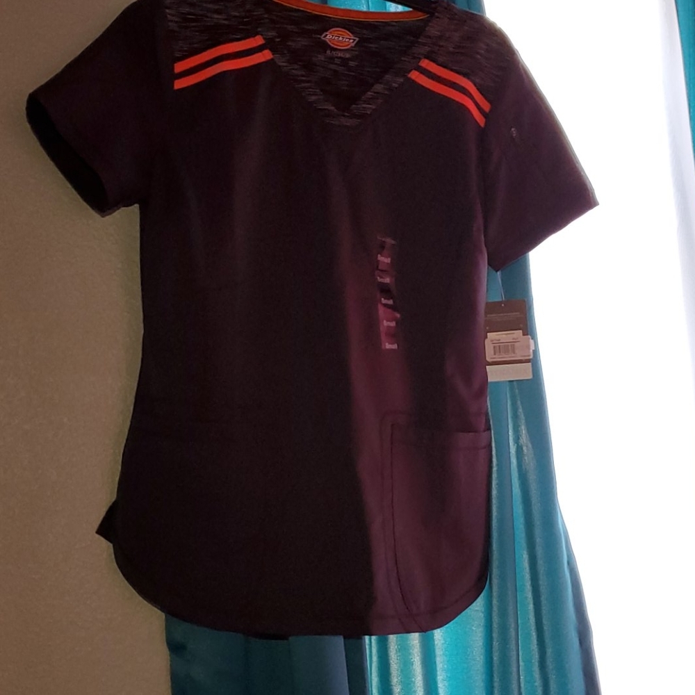 Dickies womens Dynamix V-neck top - Scrubs